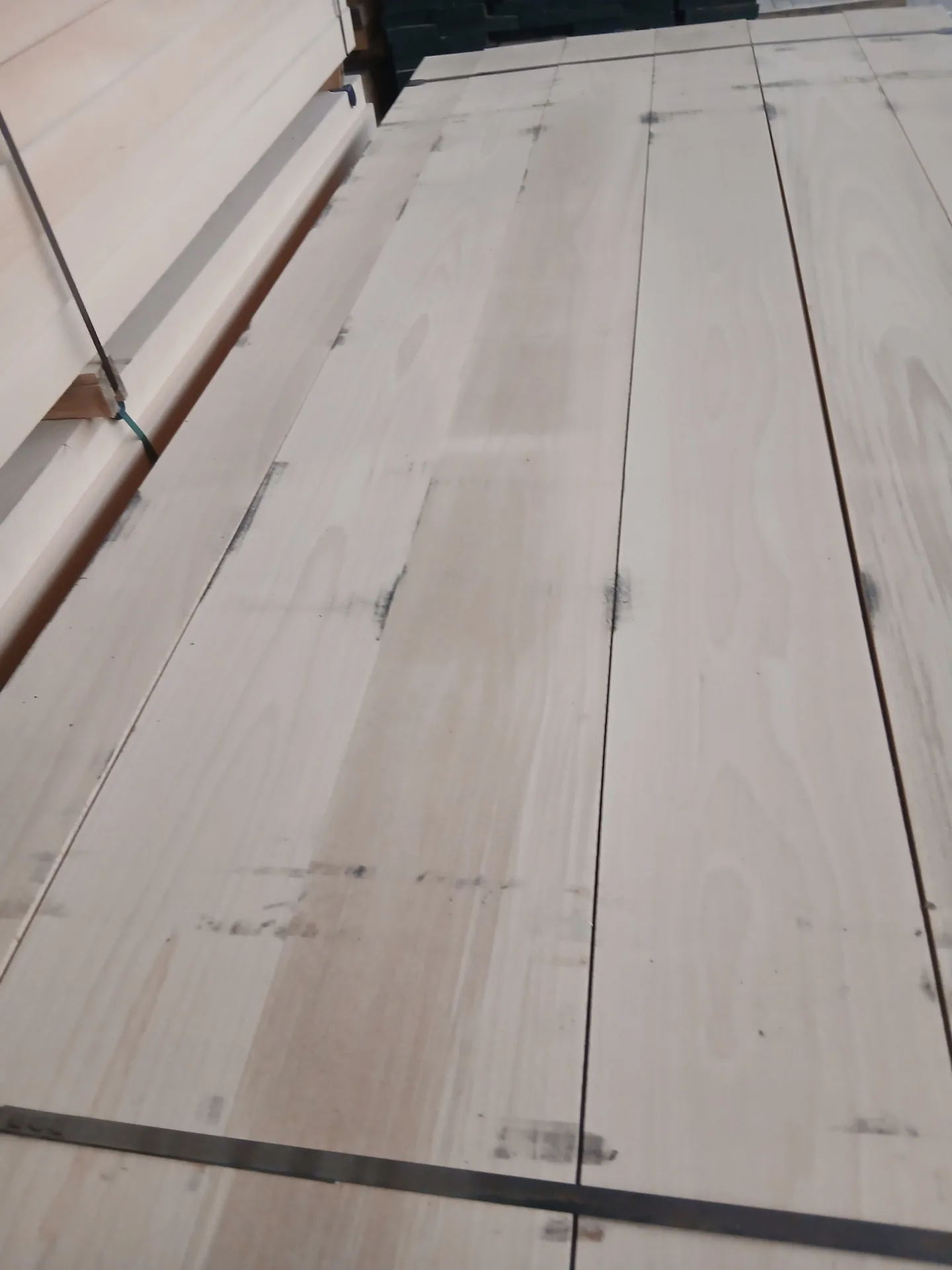 Houtnerf van Europese beuken — dicht Europees loofhout uit het assortiment van CIB Wood — voorbeeldfoto 1